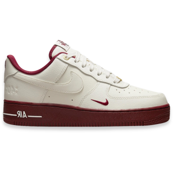 NIKE AIR FORCE 1 07 SE TEAM RED SNEAKERS