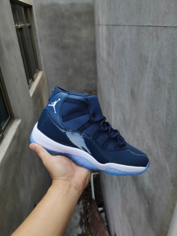 NIKE AIR JORDAN 11