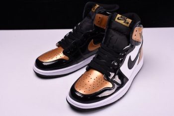 NIKE AIR JORDAN 1 RETRO HIGH GOLD/WHITE/BLACK 2