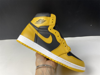 NIKE AIR JORDAN 1