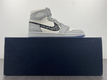 NIKE AIR JORDAN 1