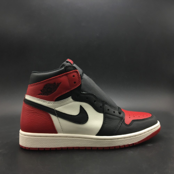 NIKE AIR JORDAN 1