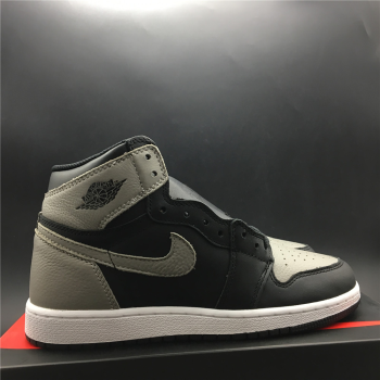 NIKE AIR JORDAN 1